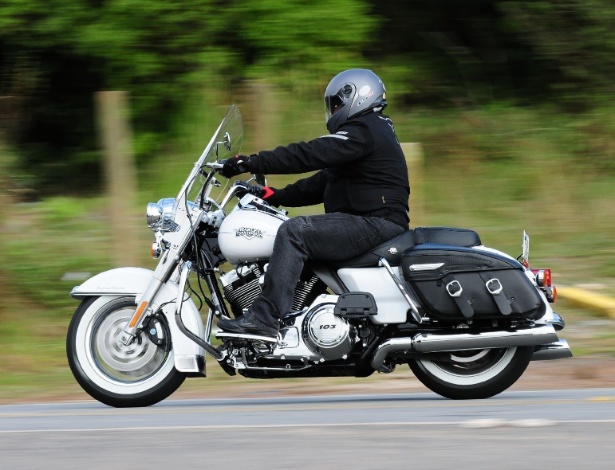 Harley-Davidson Road King Classic 2012 teve melhorias no motor para chegar a 1.700cc - Doni Castilho/Infomoto