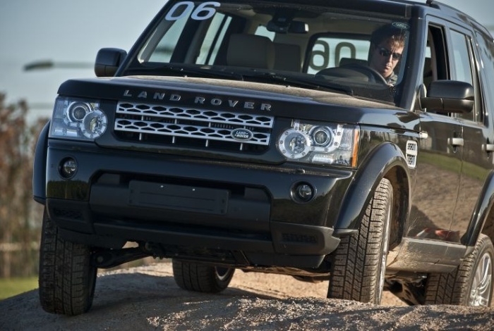 Sistema Terrain Response não muda com a nova transmissão e segue mantendo os Land Rover na linha - Divulgação