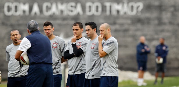 Tite comanda nesta 2ª o último treino no Brasil antes da final contra o Boca Juniors - Almeida Rocha/Folhapress