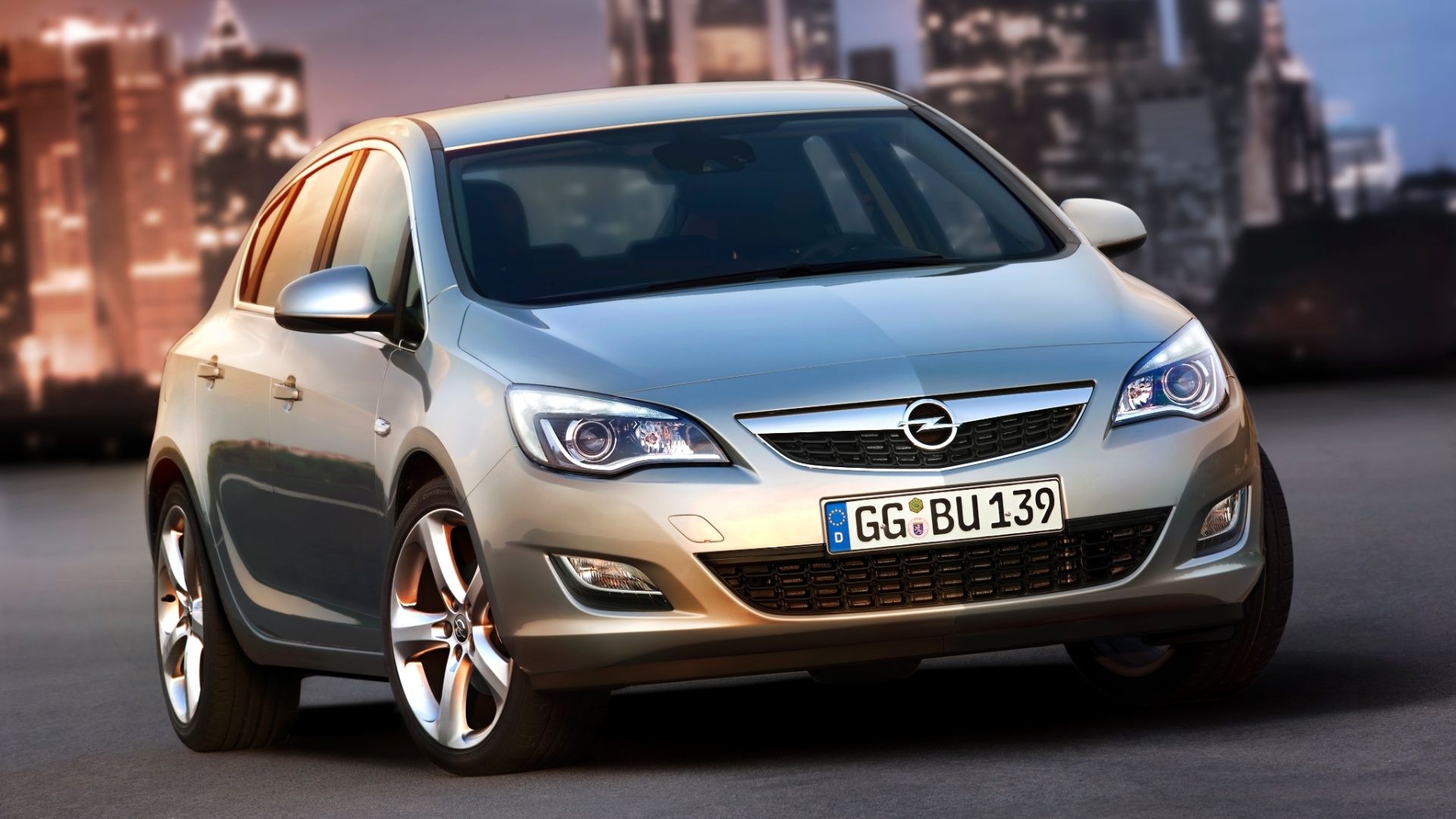 Novo Opel Astra estreia no Salão de Moscou (Rússia) no final de agosto, com sete opções de motorização para a Europa (quatro a gasolina e três a diesel) - Divulgação