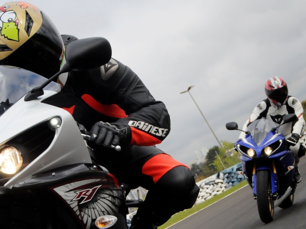 Mecanicamente, a nova Yamaha YZF-R1 2013 praticamente não mudou - Maurício Maranhão/Infomoto