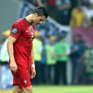 Cristiano Ronaldo lamentou a derrota de sua seleção para a Alemanha na Euro-2012 - EFE/SRDJAN SUKI