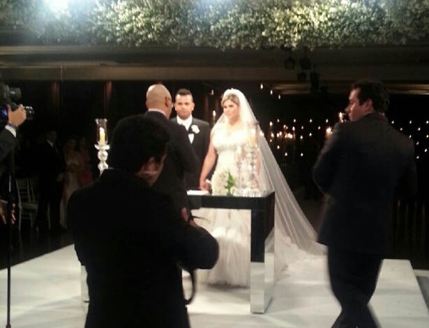 David Brazil mostra, no Twitter, foto do casamento de Dani Souza e Dentinho na Casa Petra Moema, em São Paulo (9/6/2012)