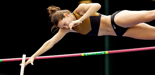 Fabiana Murer em salto pela Liga Diamante no dia 2 de junho, em Eugene, nos Estados Unidos