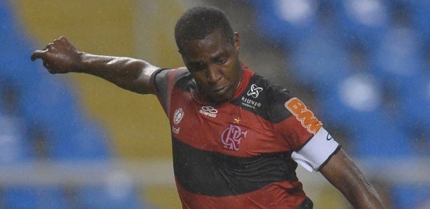 Renato reclamou de dores no joelho, e exame de imagem acusou lesão no menisco - Leonardo Soares/UOL