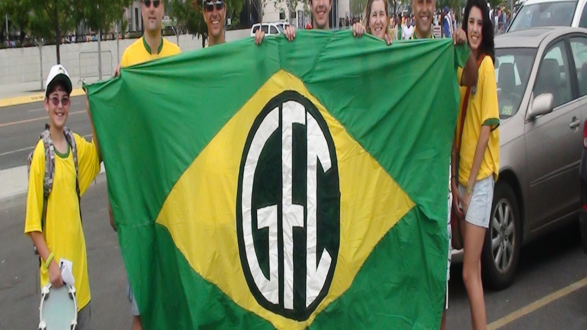 Torcedores disseram que tentaram unir Guarani de Campinas com a bandeira do Brasil - Bruno Thadeu/UOL