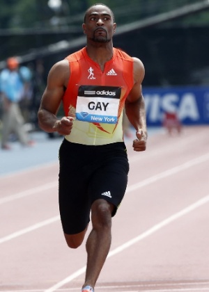 Tyson Gay cruza a linha de chegada em Nova York