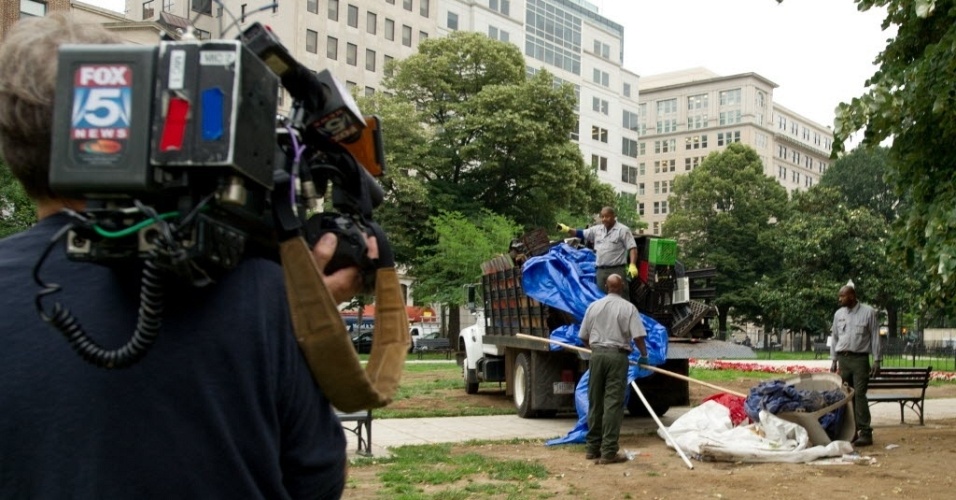 12.jun.2012 - Acampamento desmontado do movimento Occupy DC, em praça de Washington (EUA)