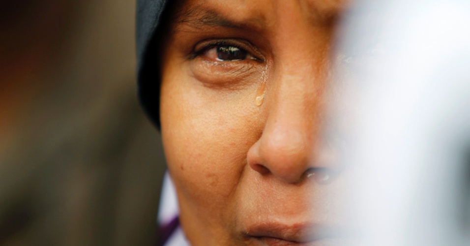 12.jun.2012 - Birmanesa da etnia Rohingya chora durante protesto em Kuala Lumpur, na Malásia, contra a violência em Mianmar