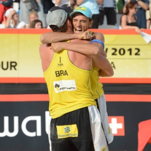 Alison e Emanuel durante o último Grand Slam de vôlei de praia; em Roma, eles pararam na final