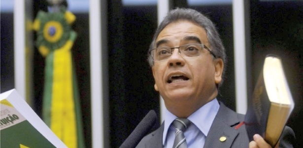 O deputado federal Ronaldo Fonseca (PROS-DF); "a base da sociedade é composta pela união entre um homem e uma mulher e seus filhos" - Divulgação