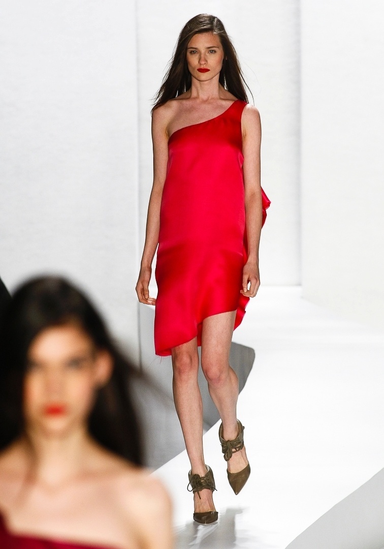 Desfile de Tufi Duek na SPFW Verão 2013 - Alexandre Schneider/UOL