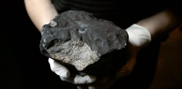 Meteorito em exposição no Museu de História Natural de Paris - Jacques Demarthon/AFP - Jacques Demarthon/AFP