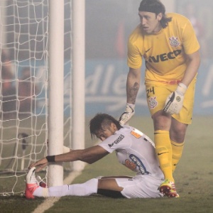 Cássio consola Neymar em jogo na Libertadores - Fernando Donasci/UOL
