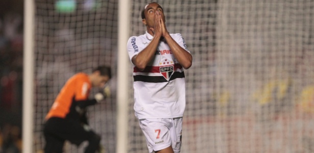 Lucas atualmente desfalca o São Paulo por estar com a seleção brasileira  - Fernando Donasci/UOL