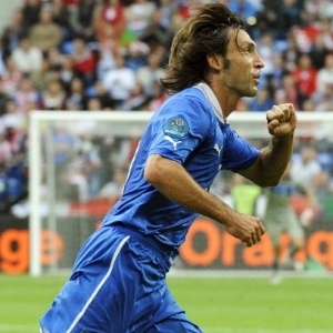 De falta, meia Pirlo foi o autor do gol da Itália no empate com a Croácia por 1 a 1 