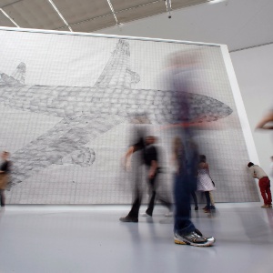 Obras expostas na 13ª edição da Documenta de Kassel (Alemanha), mostra de arte que acontece a cada cinco anos desde 1995 e espera receber até um milhão de visitantes - REUTERS/Ralph Orlowski 