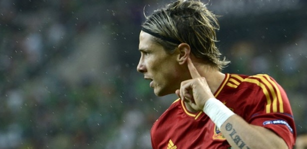 Atacante Fernando Torres foi titular e marcou dois gols na vitória sobre a Irlanda