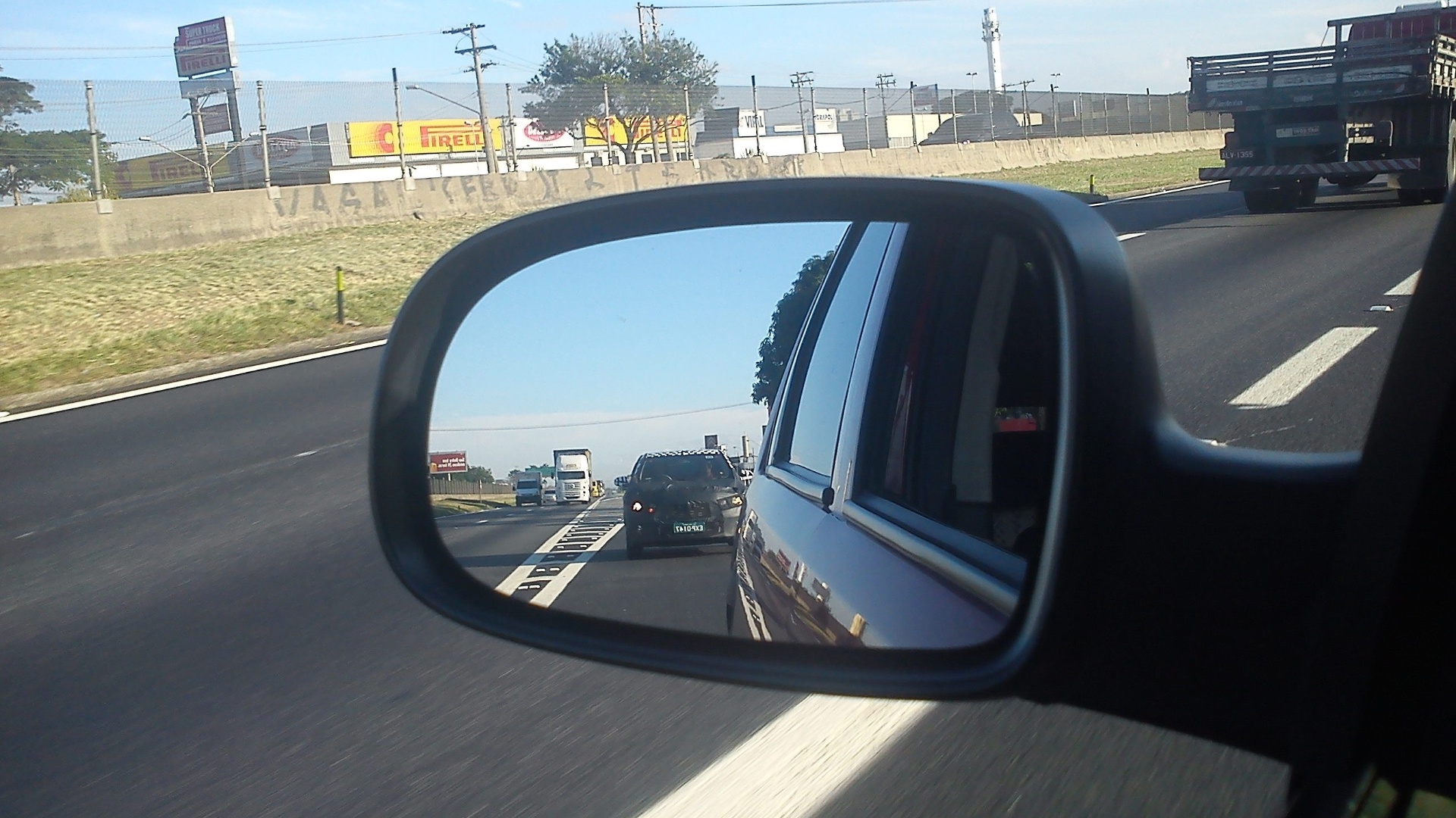 24.Mai.2012 - Grade frontal ampla casaria com conjunto óptico mais afilado, solução típica dos modelos mais recentes da marca - Marcelo Sidney Paulin/UOL