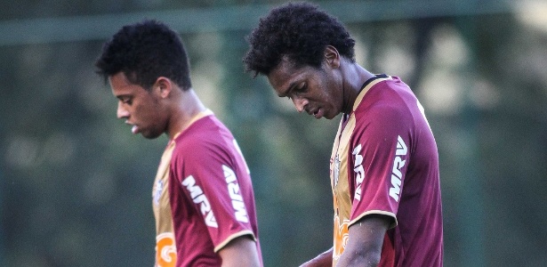 André (1º à esquerda) ficará na reserva de Jô contra o São Paulo, em "banco forte" - Bruno Cantini/Site do Atlético-MG