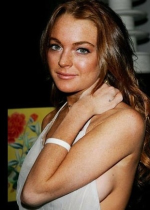 Lindsay Lohan passa bem após ser atendida por paramédicos nos EUA