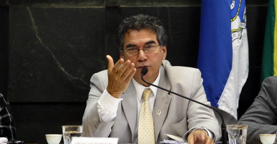 Na última quinta-feira (14), o Conselho Universitário da UFRJ esteve reunido. O encontro presidido pelo reitor da UFRJ, Carlos Levi, (foto) discutiu a aprovação de moção de apoio à greve dos servidores técnico-administrativos e dos estudantes - Ricardo Cassiano/UOL