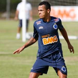 Destaque na vitória sobre o Figueirense, Souza a assistência para o gol de Wellington Paulista - Washington Alves/Vopcomm