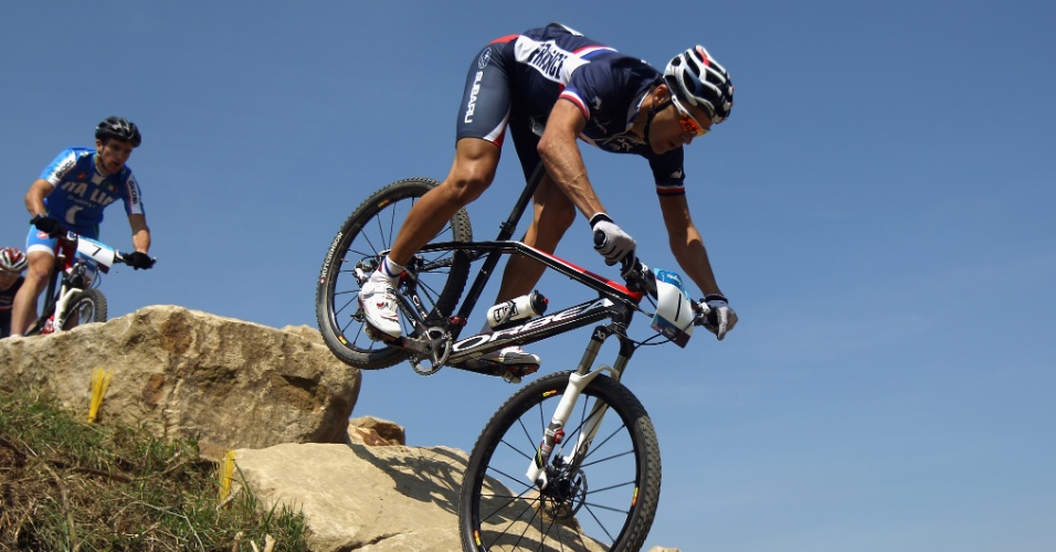 Em um esporte extremamente competitivo como o ciclismo, Julien Absalon é um dos atletas de maior sucesso. O francês é bicampeão olímpico de mountain bike. Campeão em 2004 e 2008, ele pode conseguir o tri em Londres.