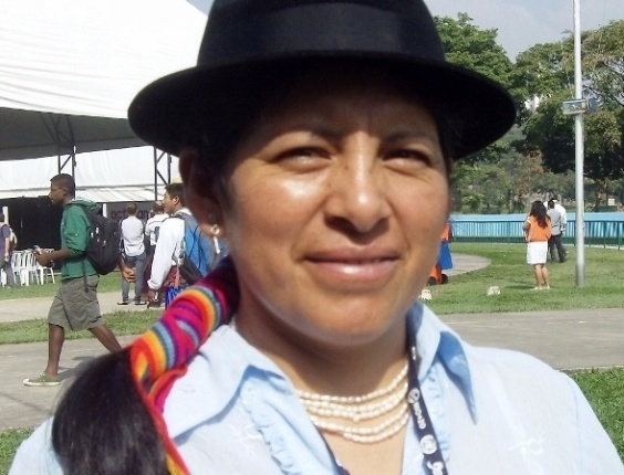 Nancy Iza, da Coordenação Andina de Organizações Indigenas (CAOI): “Viemos fazer propostas para garantir a soberania alimentar. Queremos produzir com sementes próprias e não modificadas geneticamente”, diz ela, que planta batatas e hortaliças em sua terra no Equador