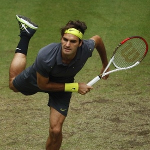 Roger Federer está na final do Torneio de Halle e aguarda pelo resultado da "semifinal alemã" - REUTERS/Ina Fassbender