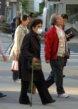 Acesso a saúde, dieta saudável e higiene estariam entre fatores de longevidade japonesa - BBC