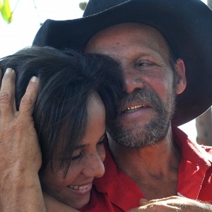 A cigana Daiane da Rocha encontrou o pai, o comerciante Wanderlei da Rocha, após a foto dele ter sido publicada em reportagem - Elza Fiúza/Agência Brasil