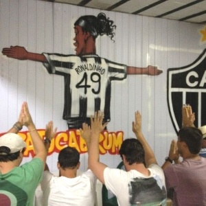 Imagem de Ronaldinho foi pintada em reduto de atleticanos na cidade mineira de Brumadinho - Felippe Mendes/divulgação