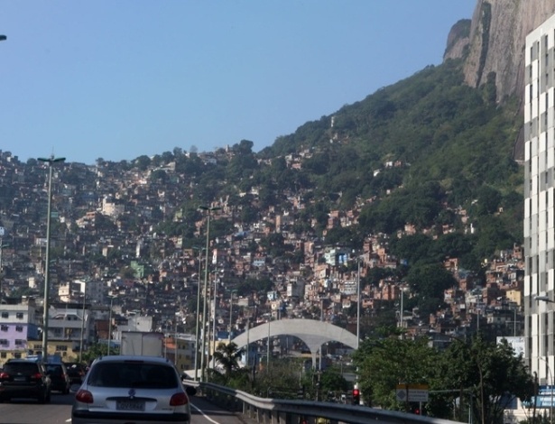 "Podemos dizer que as favelas são um grande encanto do Rio de Janeiro", diz a reportagem