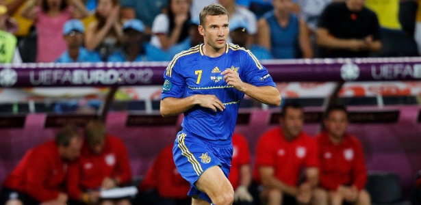 Shevchenko fez os gols da vitória da Ucrânia sobre a Suécia na estreia da Euro-12