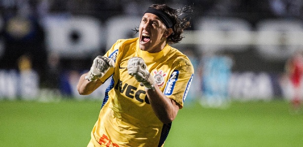 Cássio comemora o gol de empate da equipe, marcado por Danilo, contra o Santos - Leonardo Soares/UOL