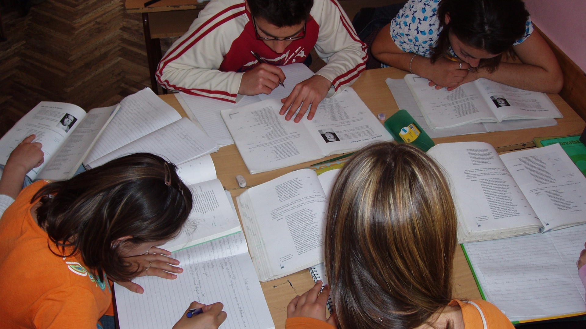 Estudo em grupo - SXC.hu