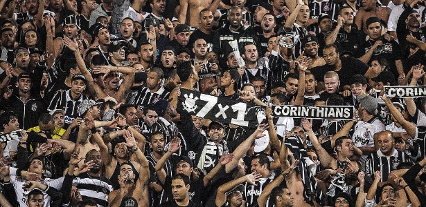 Torcida do Corinthians festeja classificação à decisão da Libertadores - Leonardo Soares/UOL