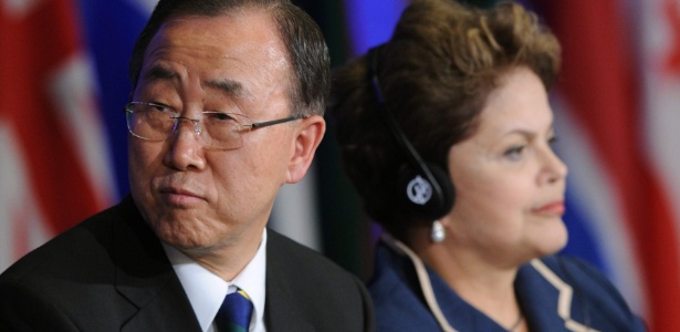 O secretário geral da ONU Ban Ki Moon ao lado da presidente Dilma no encerramento da Rio+20 - AFP/Antonio Scorza 