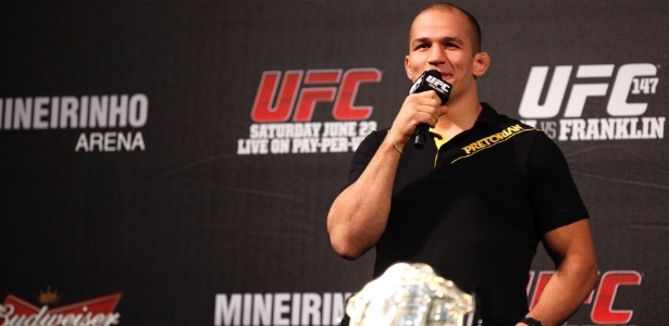 Junior Cigano se ofereceu para defender cinturão em primeiro UFC na China - Rodrigo Lima /UOL