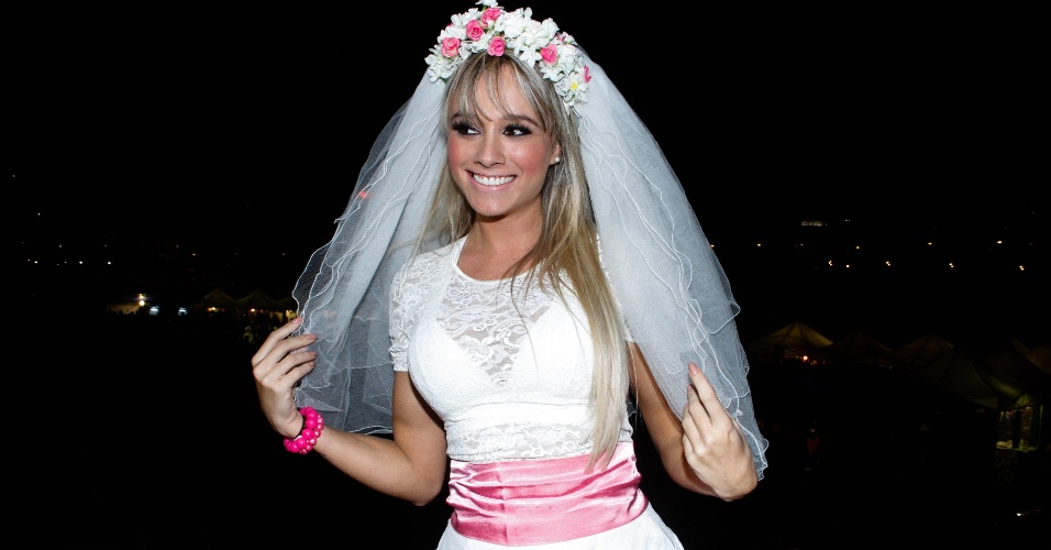 Juju Salimeni se veste de noiva em festa junina no Jockey Clube de São Paulo. (22/6/12). A festa foi organizada pela Ong Florescer