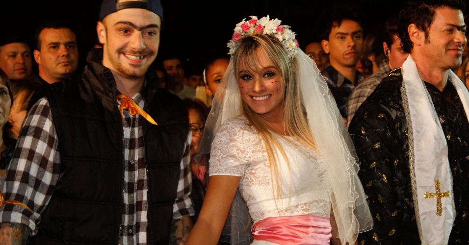 Juju Salimeni se veste de noiva em festa junina no Jockey Clube de São Paulo. (22/6/12). A festa foi organizada pela Ong Florescer