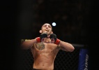 Bodão e Vina vencem por nocaute em estreia de personagens do TUF no UFC 147