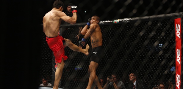 Mutante vence Serginho e agora é um lutador da categoria dos médios do UFC - Marcus Desimoni/UOL