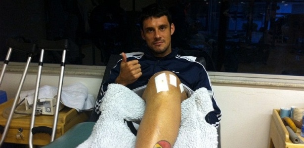 Fabrício inicia tratamento no Reffis após cirurgia no joelho esquerdo - Site Oficial / saopaulofc.net