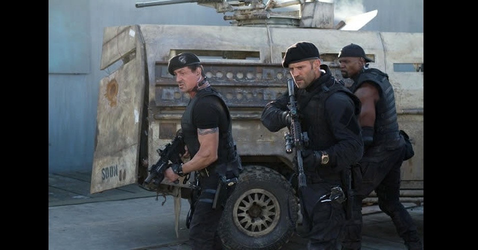 Sylvester Stallone, Jason Statham e Terry Crews em cena de "Mercenários 2" - Divulgação