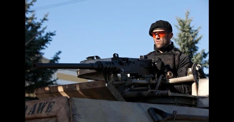 Jason Statham em cena de "Mercenários 2" - Divulgação