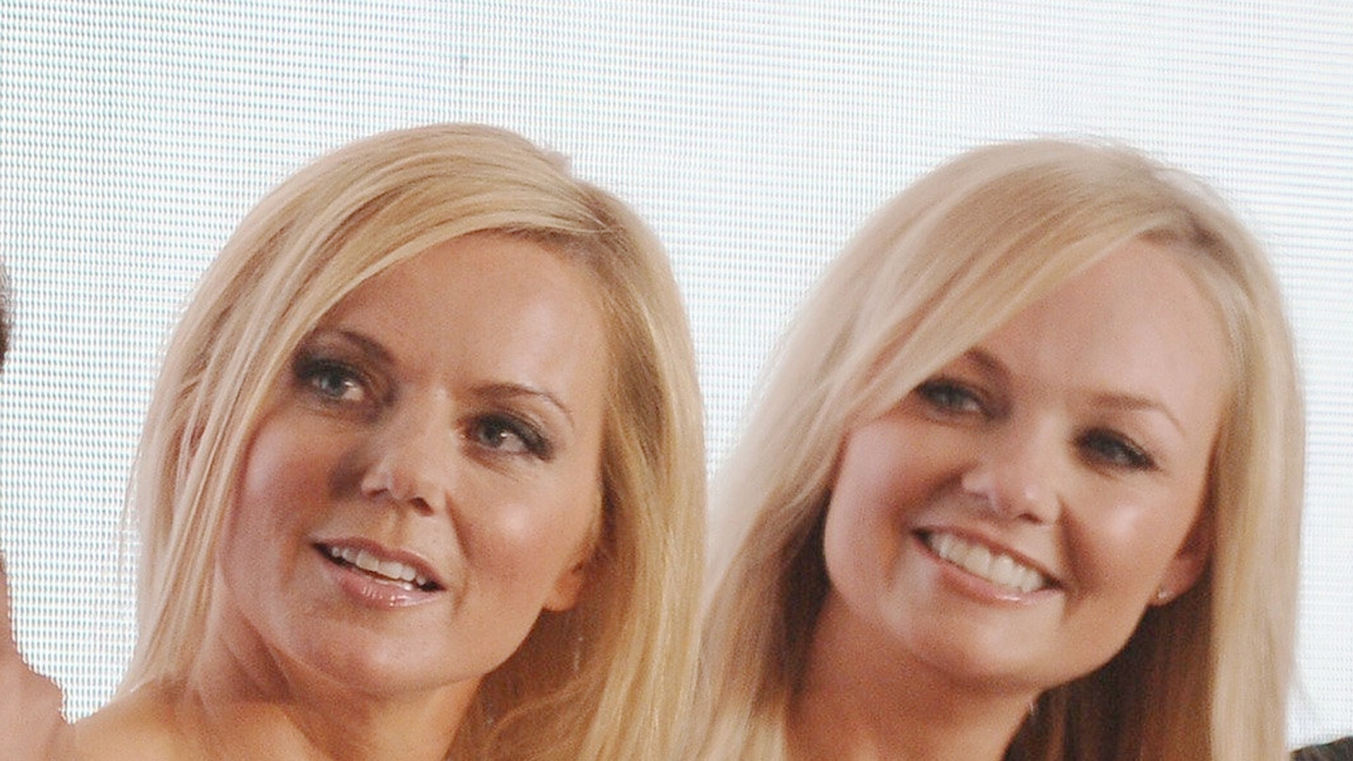 Geri Halliwell e Emma Bunton apresentam o musical "Viva Forever" em Londres (26/6/12) - Brainpix