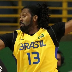 Jogo contra a Nova Zelândia marcou o retorno de Nenê (à direita) à seleção brasileira - Gaspar Nobrega/Inovafoto