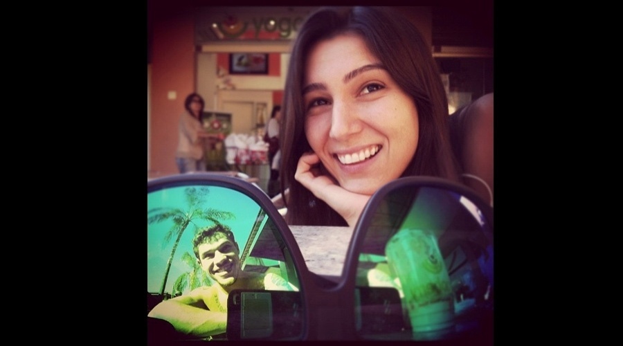 José Loreto, o Darkson de "Avenida Brasil", divulgou uma imagem da namorada por meio de sua página do Twitter (26/6/12)